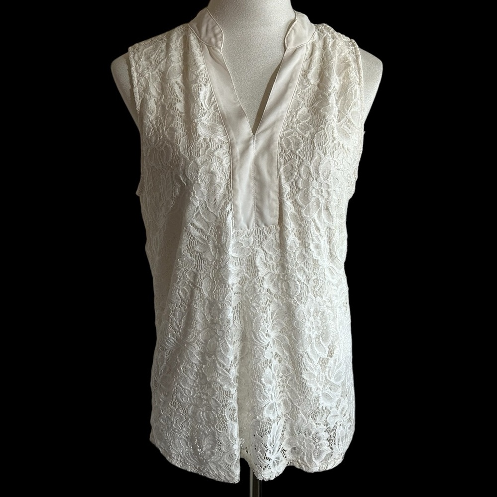 Sunny Leigh Elegant White Lace Sleeveless Top